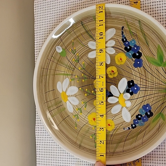 Mancioli Floral Hand Painted Plate - Picture 4 of 4